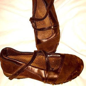 Skechers flats